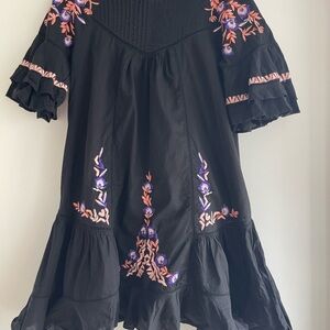 Free People XS black Pavlo mini shift dress with floral embroidered detail